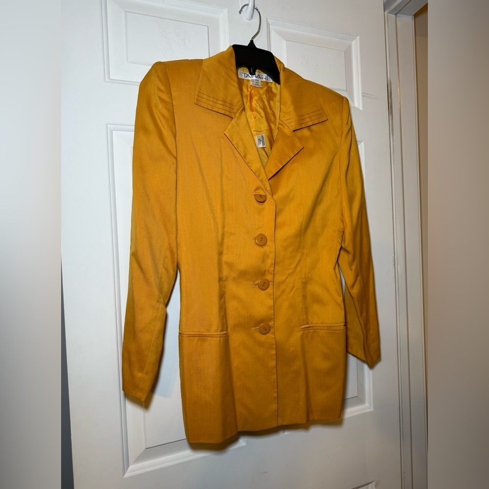Tahari Gold Yellow Woman’s Collared Blazer Vintage Sz 6 Shoulder Pads Retro 90's